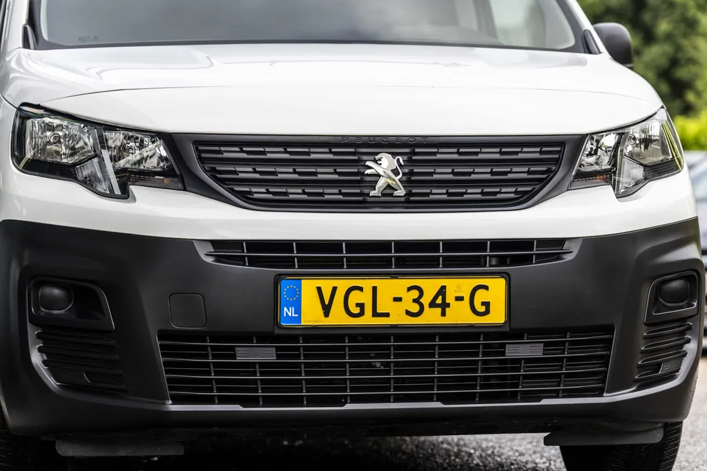 Peugeot Partner 1.5 BlueHDI Pro Long EX.BTW | Inclusief Imperial met ladderrol | All Season banden |