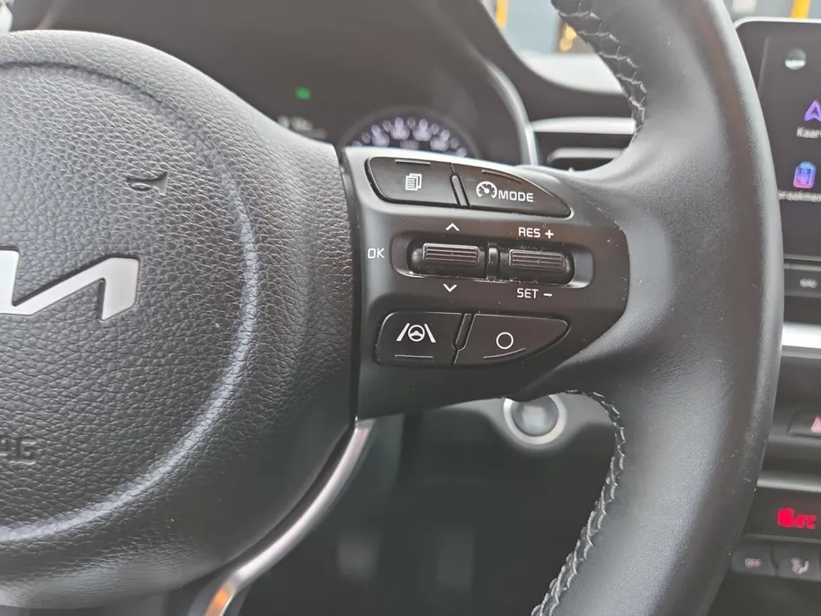 Kia Stonic 1.0 T-GDi MHEV DynamicPlusLine 1e Eigenaar | Zeer nette auto | Dealer onderhouden | Navi | Camera | Cruise & Climate control | Apple CarPlay & Android Auto | Fabrieksgarantie t/m 11-12-2030 +3x 1 jaar* | NAP