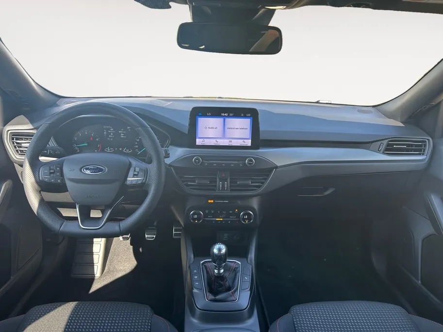 Ford Focus 1.0 EcoBoost Hybrid ST Line Stoel/stuur/voorruitverwarming | Achteruitrijcamera | Apple/Android Carplay | Parkeersensoren |