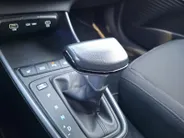 Hyundai i20 1.0 T-GDI Premium | Adaptive Cruisecontrol | Climate Control | Dodehoekdetectie | Stoel&Stuurwielverwarming | Camera | Parkeersensoren | Apple Carplay&Android Auto | BOSE Audio | 16' Lichtmetaal |