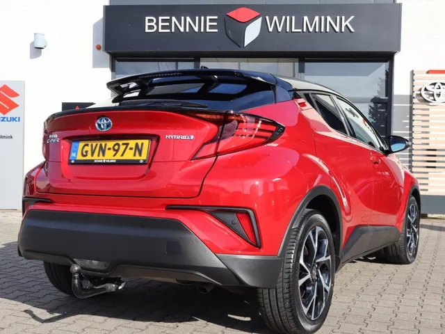 Toyota C-HR 1.8 Hybrid Style Bi-tone | Stuur en stoelverwarming | Blindspot | Trekhaak