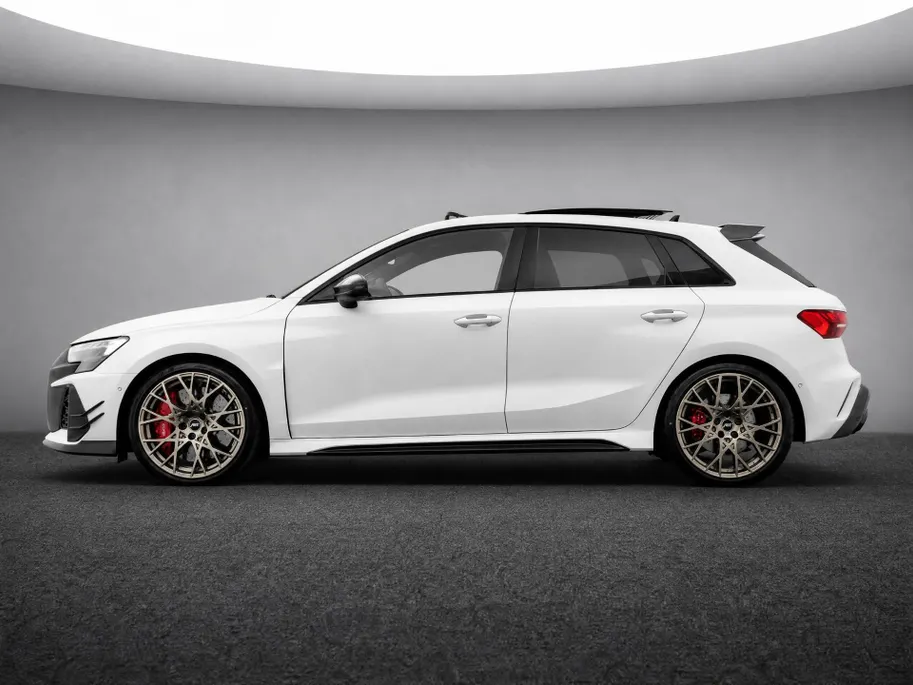 Audi RS3 Sportback 2.5 TFSI quattro 400 PK competition limited 593/750 · Audi Exclusive Gletsjerwit Mat Effect · Head-Up display · Sonos Premium 3D · Panorama dak · RS sportuitlaat