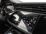 Audi Q8 55 TFSI e quattro Pro Line S 394 PK · 22' LM Velgen · Glazen panorama dak · B&O Premium 3D · Assist. plus, remote park · Stoelventilatie + Massage · Trekhaak · Servosluiting
