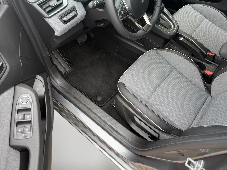 Renault Clio 1.6 E-Tech Full Hybrid 145 techno | Automaat | Camera | Apple Carplay & Android Auto | Parkeersensoren | Cruise & Climate Control | 12 Maanden BOVAG Garantie