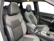 Nissan QASHQAI 1.3 MHEV Xtronic N-Connecta Apple Carplay/Android Auto , airco (automatisch) , cruise control adaptief met Stop&Go en stuurhulp , elektrisch bedienbare achterklep met sensorsturing , navigatiesysteem , panoramadak , voorstoelen verwarmd en stuur , rondomz