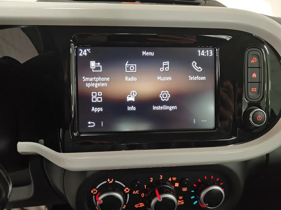 Renault Twingo 0.9 TCe Intens AUTOMAAT NAVI APPLE CARPLAY ANDROID AUTO LM VELGEN 5 DEURS ZEER LEUKE AUTO MET PAS 31000KM DEALER ONDERHOUDEN 1E EIGENAAR