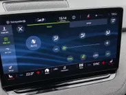 Škoda Enyaq iV 80 204pk · Navigatie · Apple/Android Car Play · Achteruitrijcamera · Stoelverwarming ·
