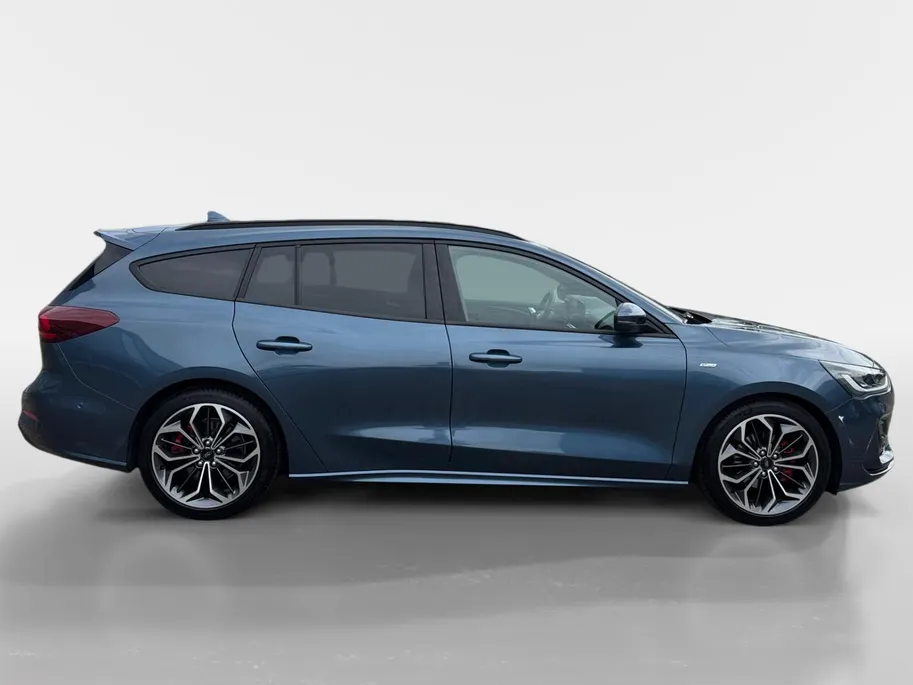 Ford Focus Wagon 1.0 EcoBoost Hybrid ST Line X | NL auto | 1e eigenaar | Dealer onderhouden | Adapt cruise control | BLIS | Winter pack | Elektr. achterklep | Parkeersensoren voor en achter | Achteruitrijcamera | Apple carplay & android auto | 18' lichtmetalen velge