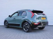 Kia Niro EV Air 64.8 kWh | Stuur-/stoelverwarming | Camera | Cruise adapt. | 17' LM | Elekt. stoelverstelling | Dodehoek detectie | LED | Clima |