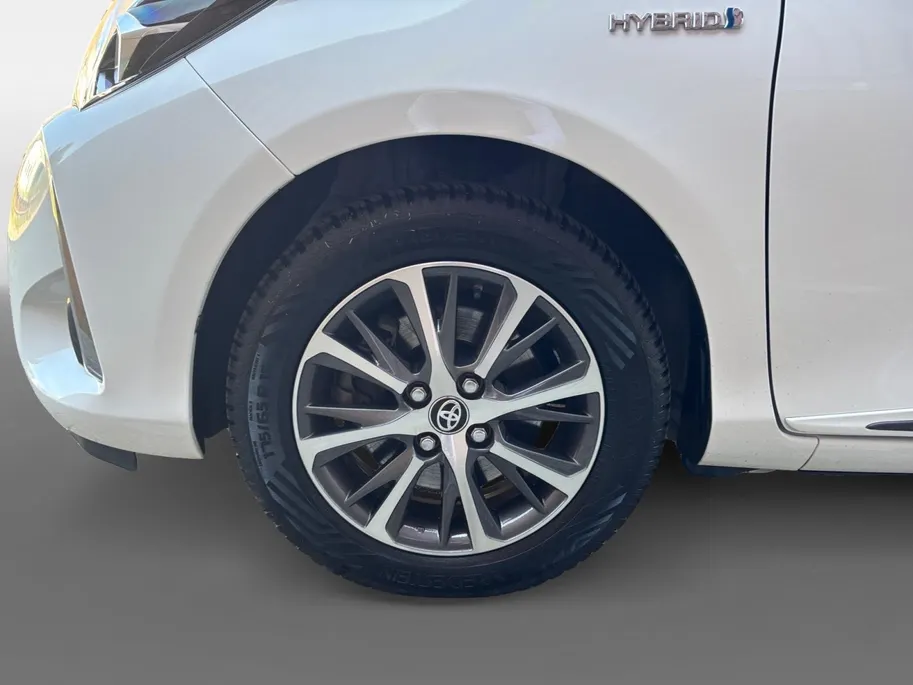 Toyota Yaris 1.5 Hybrid Dynamic Stoel verwarming | Achteruitrijcamera | 12 maanden BOVAG-garantie
