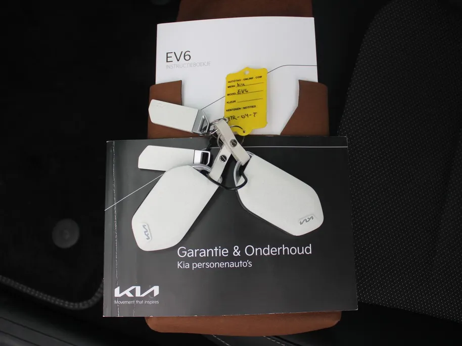 Kia EV6 Air 84 kWh | Stuur-/stoelverwarming | Camera | Cruise adapt. | Telefoonlader | Clima | Navi | 19' LM | LED | Apple Carplay/Android Auto |