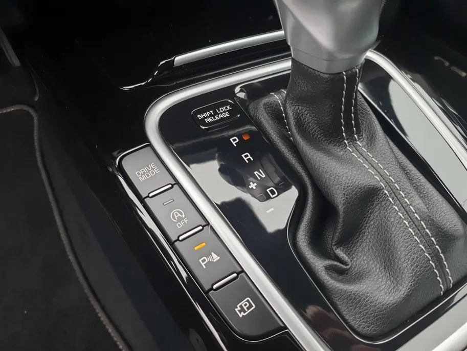 Kia Ceed Sportswagon 1.0T MHEV Design Edition | Stoel en stuurverwarming | Dodehoek detectie |  Navigate | Camera | Parkeersensoren voor en achter | Elektrische achterklep | JBL sound |