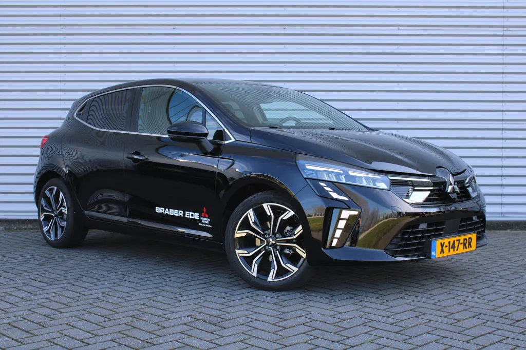 Mitsubishi Colt 1.0T MT First Edition | Stuur-/stoelverwarming | Camera | Clima | Dodehoek detectie | Draadloze telefoonlader | Cruise adapt. | 17' LM | LED |