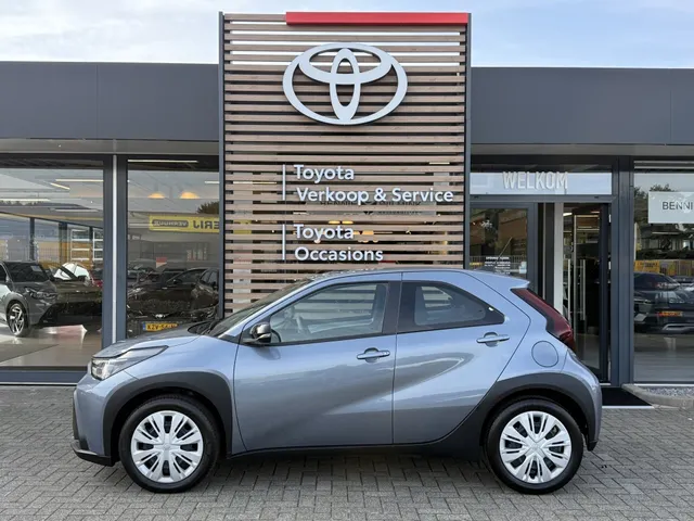 Toyota Aygo X Hybrid 115 play