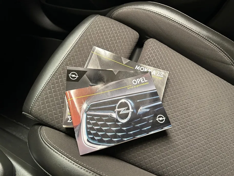 Opel Mokka X 1.4 Turbo 120 Jaar Edition | All-Seasonbanden | Apple Carplay / Android Auto | Parkeersensoren Voor + Achter | Camera Achter | Lichtsensor | Cruise Control | 17' Lichtmetalen Velgen