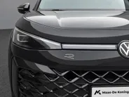 Volkswagen T-Roc 1.5 eTSI 150pk DSG R-Line First Edition · Camera · Apple/Android Car Play · Elek. Achterklep · Matrix LED · Stoel-& Stuurverwarming · 18'' Inch ·