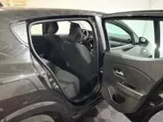 Dacia Sandero 90PK TCe Expression Automaat | Cruise Control | Parkeersensoren | Apple Carplay/Android Auto | Bluetooth | Armsteun | LED Koplampen | Licht & Regen Sensor |