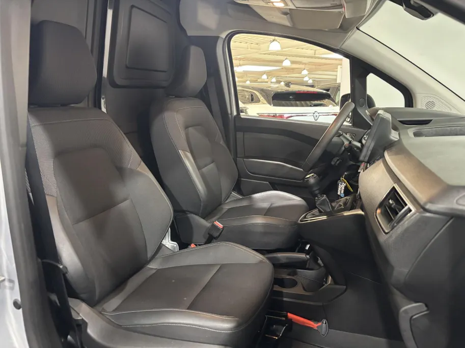 Renault Kangoo 1.5 - 75PK Blue dCi Comfort L1 | BPM VRIJ | 1e eigenaar | Camera | Parkeersensoren | Apple CarPlay/Android Auto | Navi | Airco | Licht & Regen Sensor |