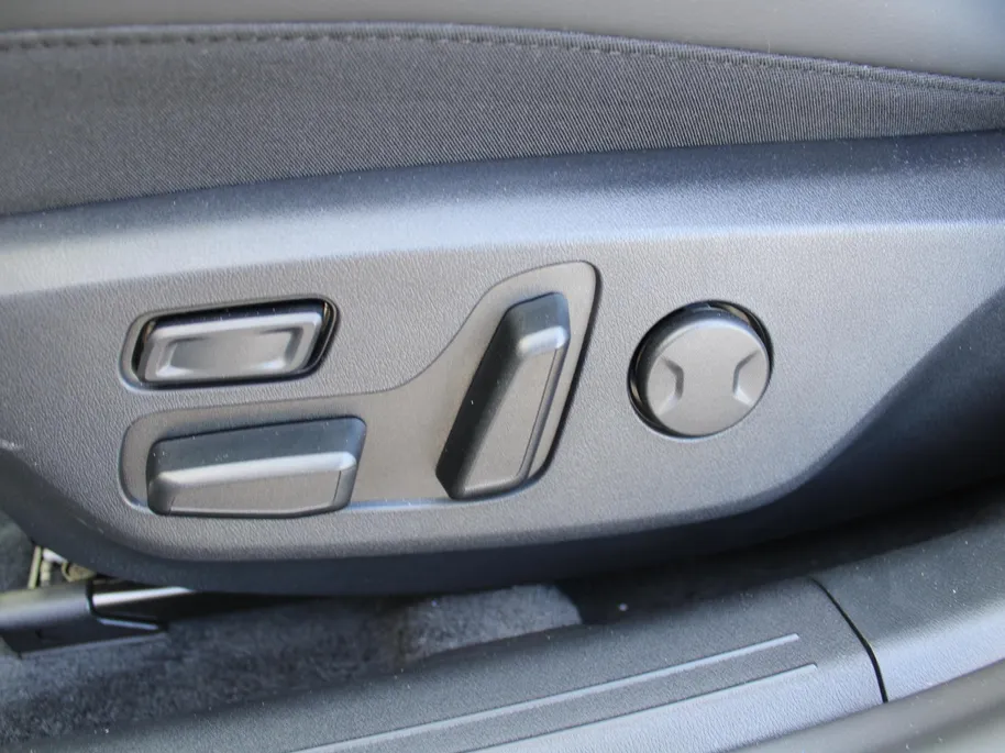 Kia EV4 Fastback GT-PlusLine 81.4 kWh | Schuifdak | Stuur-/stoelverwarming + ventilatie | Camera rondom | Elek. stoelverstelling | Leer | HUD | LED | 19' LM |
