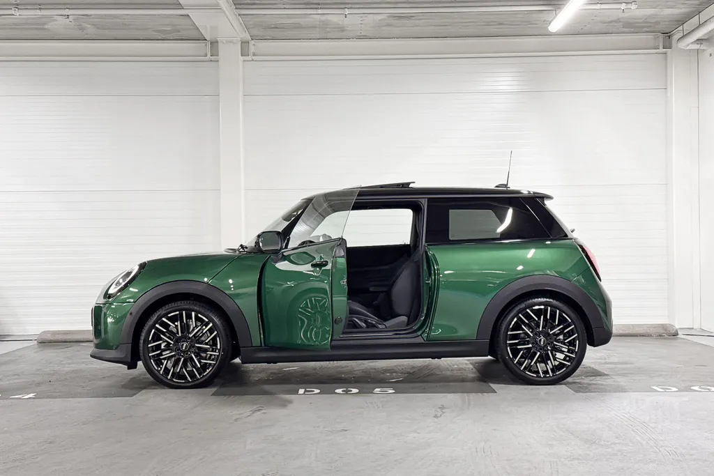 MINI Cooper 3-deurs C Favoured