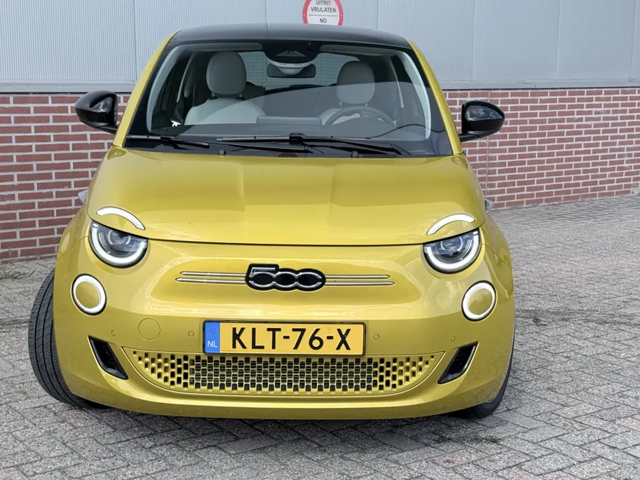 Fiat 500e ICON 42 kWh | Pano | Camera | Winter | 17'