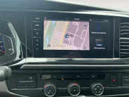 Volkswagen Transporter 2.0 TDI L2H1 28 Bulli | Trekhaak | navigatie | Lederen Bekleding | Imperiaal | Parkeer Camera | Stoelverwarming | Lichtmetalen Velgen |