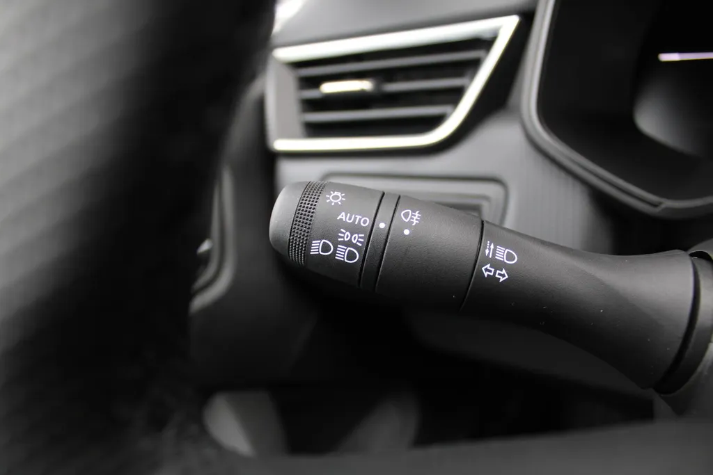 Mitsubishi Colt 1.0T MT First Edition | Stuur-/stoelverwarming | Camera | Clima | Dodehoek detectie | Draadloze telefoonlader | Cruise adapt. | 17' LM | LED |