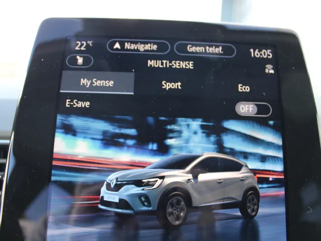Renault Captur 1.6 E-Tech full hybrid 145 PK iconic | Lederen bekleding en stoel elektrisch bedienbaar | 360 camera | Stoelverwarming voor |