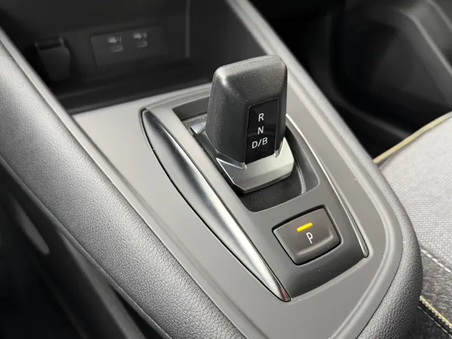 Mitsubishi Grandis 1.8 HEV 160pk Aut Intense+ | NIEUW | €2.000 korting | Apple CarPlay | Android Auto | Camera | Keyless
