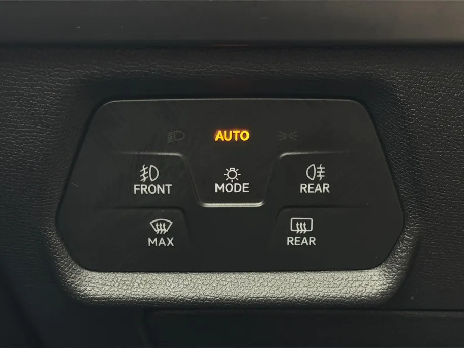 CUPRA Leon 1.5 PHEV Business 204PK AUTOMAAT | Elektrische actieradius tot 125km WLTP | Navigatie | Apple Carplay & Android Auto | Adaptive Cruise Control | Climate Control | Parkeersensoren voor & achter | 18'' Lichtmetalen velgen | Strakke auto