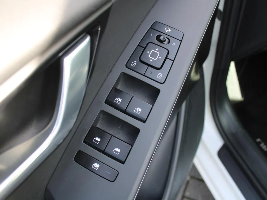 Kia Niro EV DynamicLine 64.8 kWh | Clima | Camera | Cruise adapt. | Carplay | Navi | 17' LM |