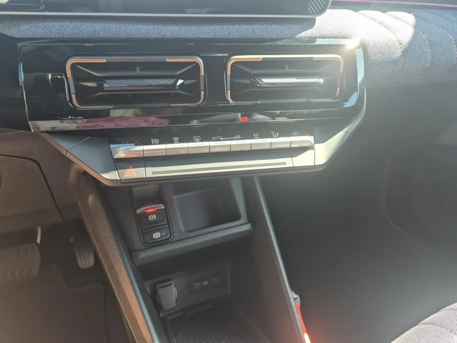 Renault 4 comfort range techno 52 kWh * TE BESTELLEN * VERSCHILLENDE UITVOERINGEN IN DE SHOWROOM * NU ALLEEN IN NAALDWIJK * € 1.800,- ORDERPREMIE * Incl. 5 jaar garantie *