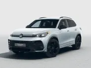 Volkswagen Tiguan R-Line Edition 1.5 eHybrid 272 PK 6 versn. DSG · Black Style Pakket · Comfort Pakket Plus · Trekhaak inklapbaar, met elektrische ontgrendeling, incl. aanhangermanoeuvreerhulp Trailer Assist ·