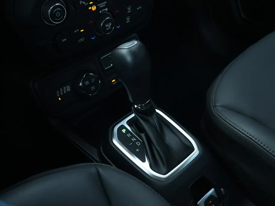 Jeep Renegade 4xe 240 PK Hybrid S | Leder | Navi | Winter | LED | Camera | 19'