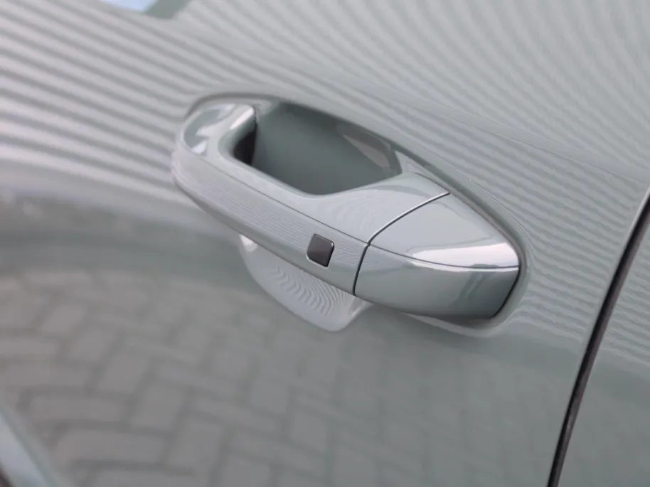 Kia Niro EV DynamicLine 64.8 kWh | Trekhaak | Camera | Clima | Cruise adapt. | Navi | 17' LM | Keyless | Apple Carplay/Android Auto |