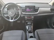 Kia Stonic 1.0T MHEV DynamicPlusLine | Trekhaak | Navigatie | Climate control | Cruise control | Keyless met startknop | Getinte ramen achter | Apple Carplay / Android Auto |