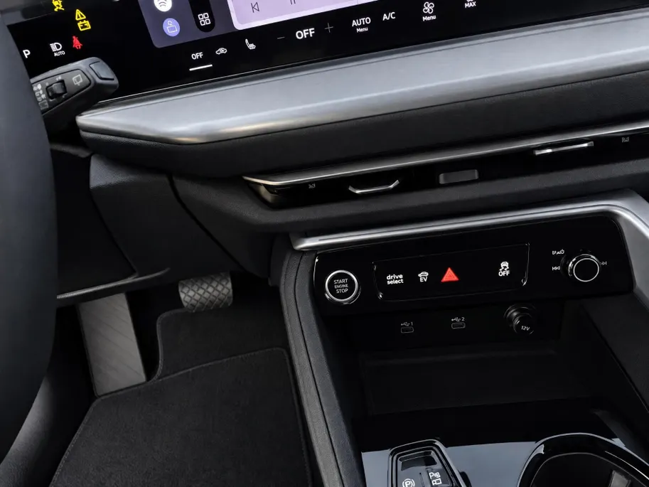 Audi Q5 Sportback e-hybrid quattro Advanced edition 299 PK · Techniekpakket plus · Panorama-glasdak · Trekhaak, elektr. wegklapbaar