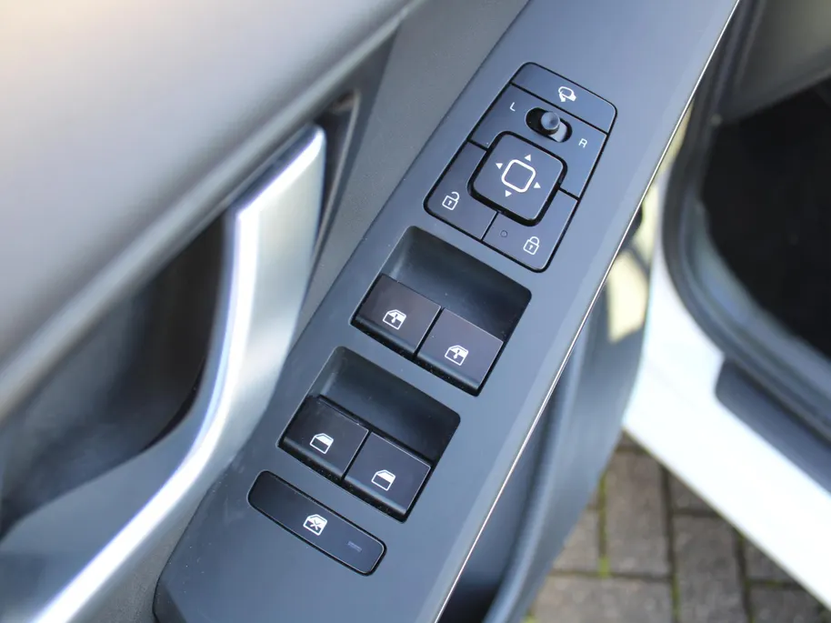 Kia Niro 1.6 GDi Hybrid DynamicLine | Camera | Cruise adapt. | Clima | 16' LM | Navi | Keyless | Apple Carplay/Android Auto |
