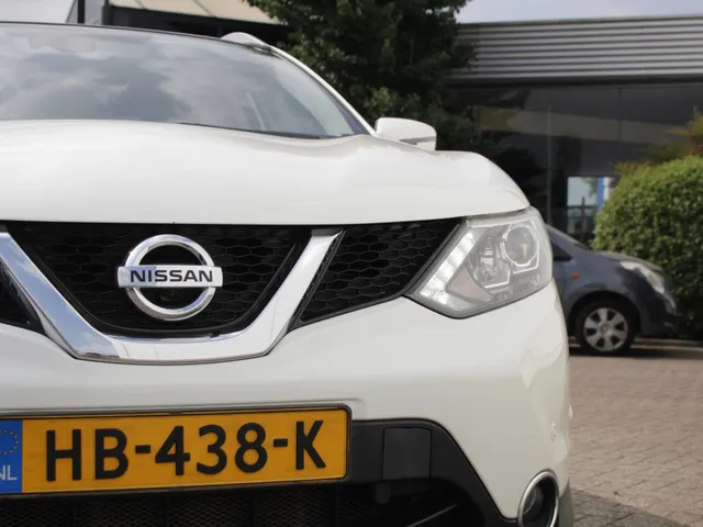 Nissan QASHQAI 1.2 Tekna Automaat | Leder | Panodak | Trekhaak