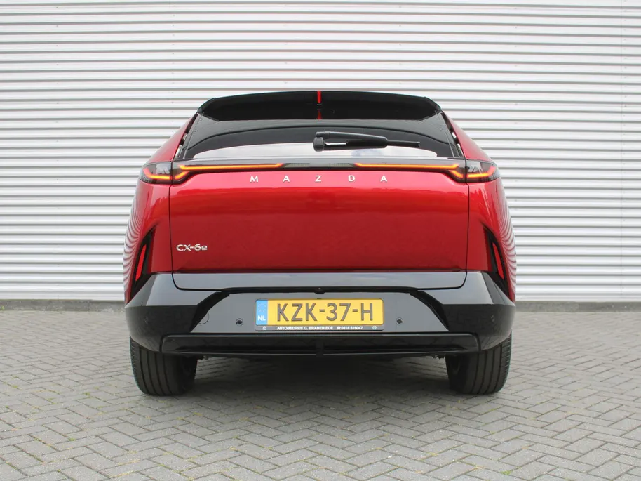 Mazda CX-6e Takumi Business Edition 78 kWh | Stuur-/stoelverwarming + ventilatie | Leer | Pano | 360 Camera | Dodehoek detectie | Elek. stoelverstelling + achterklep | Gespecialiseerd in Mazda | Voorheen Mazda dealer |