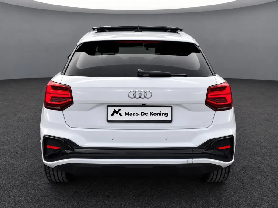 Audi Q2 35 TFSI/150PK S Line · Panoramadak · SONOS Audio ·  Camera · Apple/Android Car Play · Leder