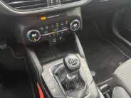 Ford Focus Wagon 1.0 EcoBoost Titanium Business | Trekhaak | HUD | Achteruitrijcamera | Winter Pack | Dodehoek detectie | Elektr. Achterklep | 12 maanden garantie! |