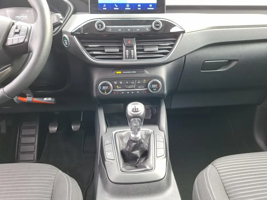 Ford Kuga 1.5 EcoBoost Titanium | Dealeronderhouden | Stoel- stuur en voorruitverwarming | Trekhaak | 1600kg trekgewicht | Navigatie