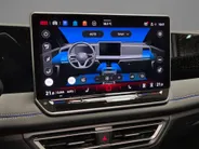 Volkswagen Tiguan 1.5eTSI/150PK R-Line · Panoramadak · Trekhaak · 360°Camera + Parkeersensoren · Garantie t/m 06-01-2030 of 100000km.