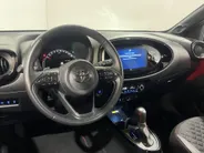 Toyota Aygo X 72PK VVT-i S-CVT Premium Automaat | 1e eigenaar | JBL Audio | Navi | Apple CarPlay/Android Auto | Adaptive Cruise Control | Licht & Regen Sensor | Lichtmetalen Velgen | Keyless Entry |