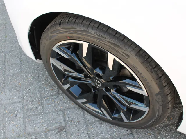 Renault Clio 1.0 TCe 90 PK GPF techno | Pack City | Pack Look | Pack Techno |
