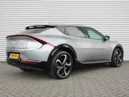 Kia EV6 Edition Advanced 77.4 kWh | Stuur-/stoelverwarming | BTW | Camera | Cruise adapt. | Elektr. achterklep + stoelbediening | 20' LM | 17% bijtelling |