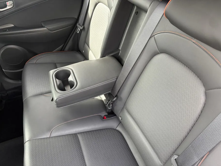 Hyundai Kona 1.0T Premium | Elek. stoelverstelling | Stoelverwarming | Navi | Leder