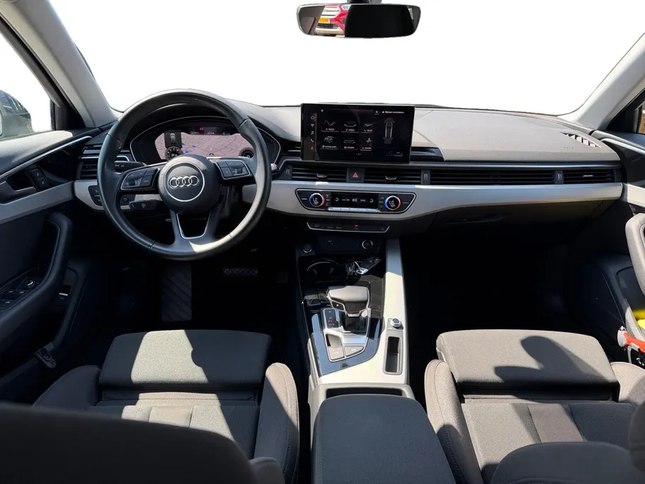 Audi A4 Avant 35 TFSI Advanced Edition | NL auto | Automaat | Parkeersensoren voor en achter | 18' lichtmetalen velgen | Elektr. achterklep | Navigatie  | Bovag garantie |