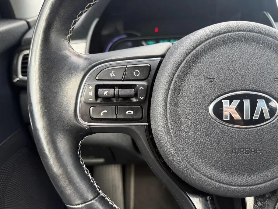 Kia e-Niro ExecutiveLine 64 kWh | Cruise Control | Climate Control | Camera | Navigatie | Stoelverwarming | Stoelventilatie | Stuurverwarming |